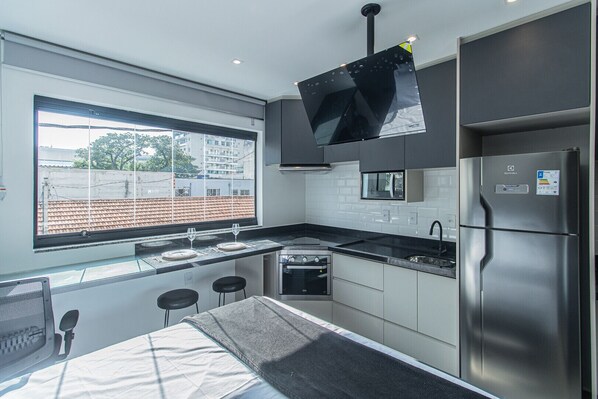 Fridge, microwave, oven, stovetop