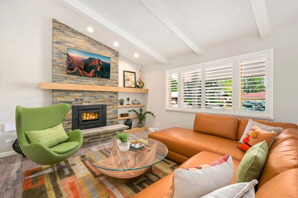 Smart TV, foosball, books - The Foundry Escape | Hot Tub, Bikes & Game Room (Loveland)