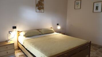 3 camere, ferro/asse da stiro