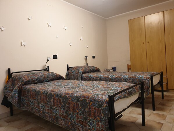 Iron/ironing board