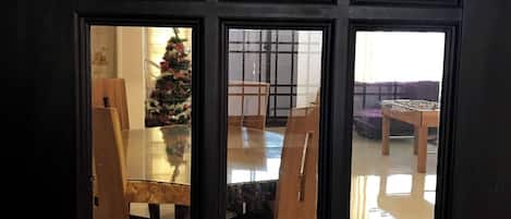 House, 4 Bedrooms, Smoking | Dining