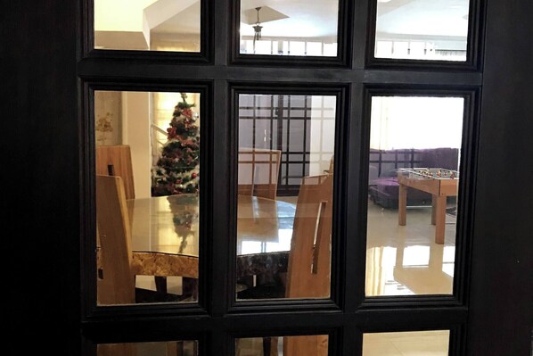 House, 4 Bedrooms, Smoking | Dining
