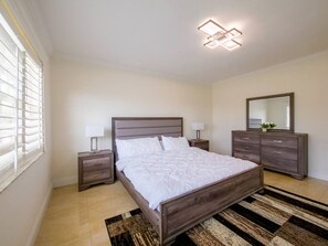 3 bedrooms, iron/ironing board, WiFi, bed sheets