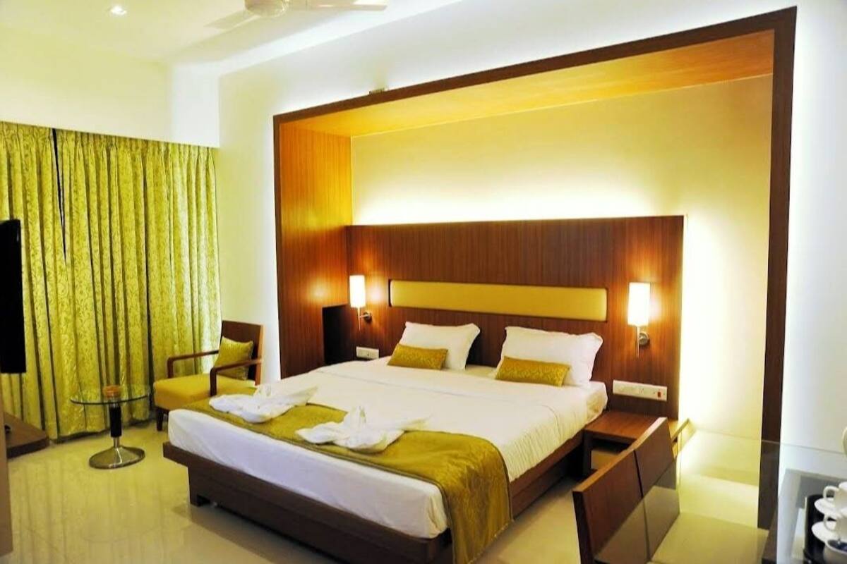 Classic Room, Sea View | Desk, laptop workspace, free WiFi