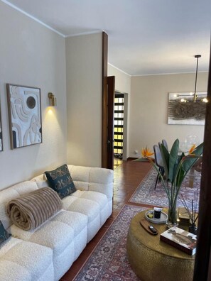 Maison, 5 chambres, fumeur, balcon | Salle de séjour