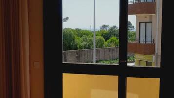 House, 5 Bedrooms, Smoking, Balcony | Interior