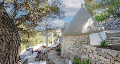 Trullo 'Rossi' with Mountain View, Wi-Fi and Air Conditioning
