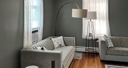 Red Country Escape with Mountain Views