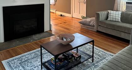 Red Country Escape with Mountain Views