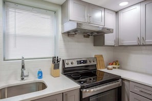 Kühlschrank, Mikrowelle, Geschirrspüler