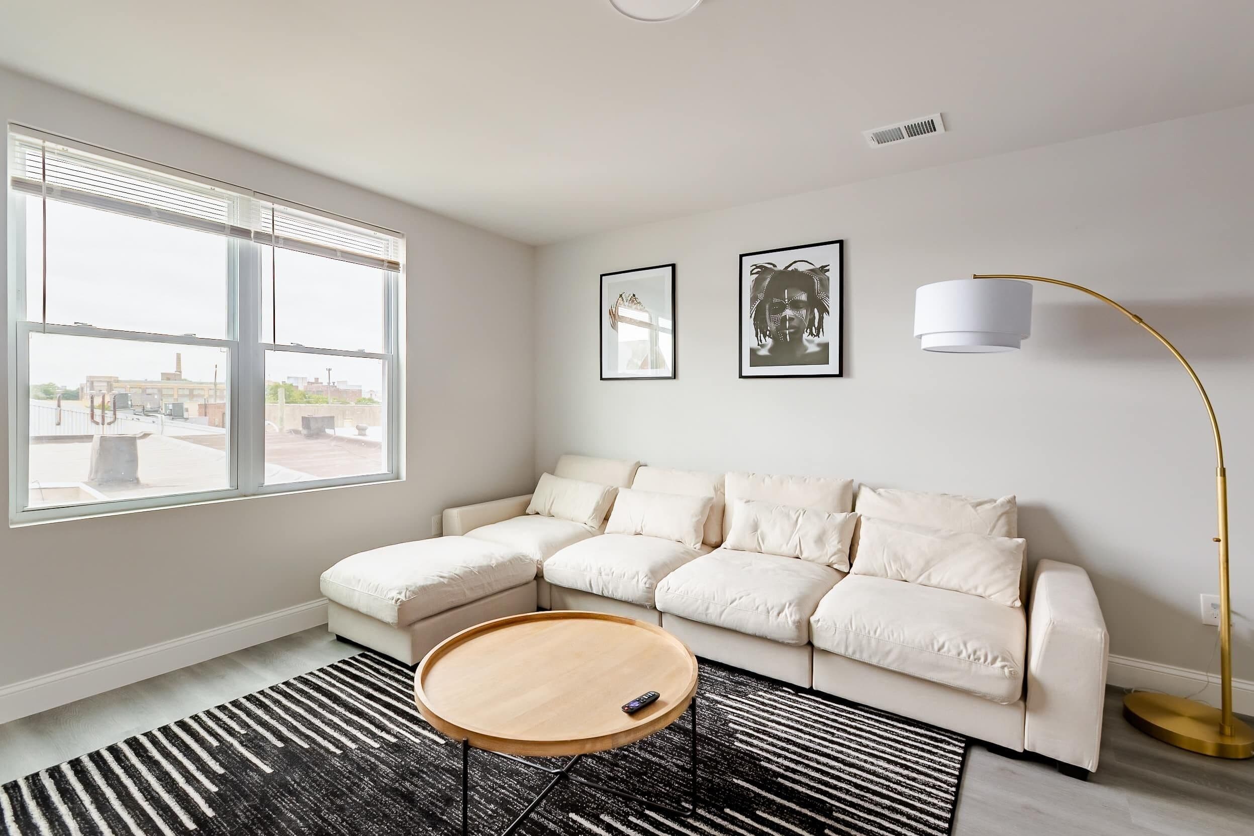 Téléviseur, bureau