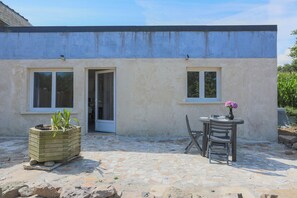 Outdoor dining - Holiday Home 'Glycine' (Paimpol)