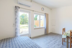 1 bedroom, WiFi, bed sheets