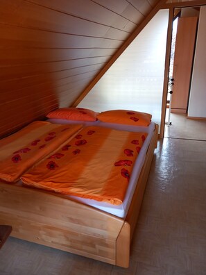 1 dormitorio y ropa de cama