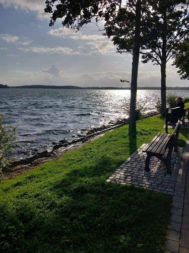 Ferienhaus Kleine Einkehr – komfortabel & ruhig in Waren (Müritz), mit Balkon