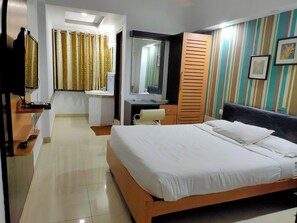 Standard Double Room, Garden View