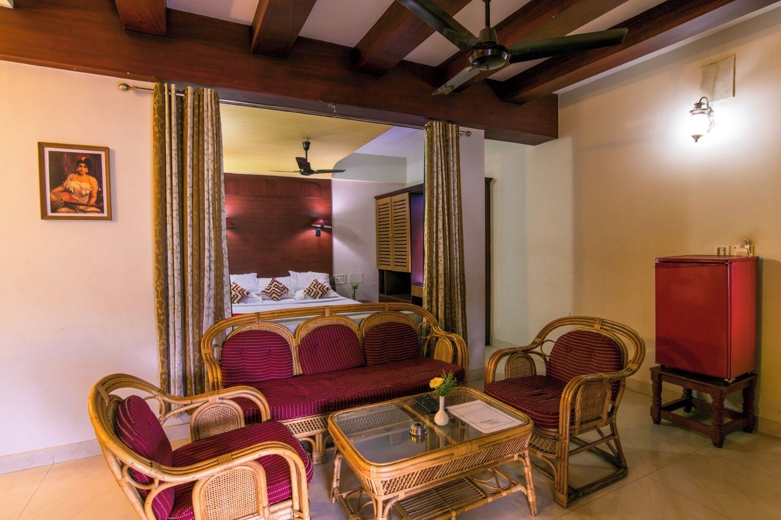 Vila grand, sacada, vista para o jardim | Cofres nos quartos, quartos à prova de som