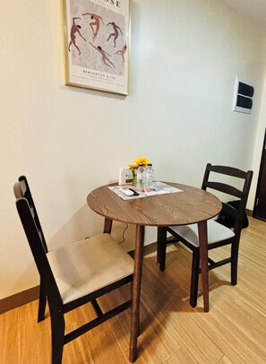 Condo, 1 Bedroom, Terrace | Dining