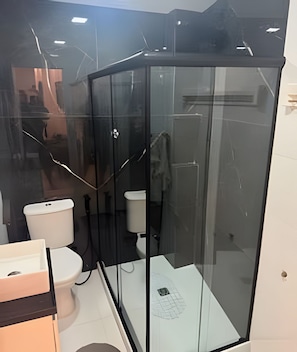 Studio | Bathroom