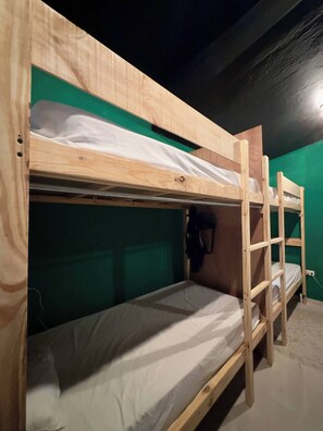 Gemeinsamer Schlafsaal, 1 Schlafzimmer, Raucher, Balkon | 6 Schlafzimmer