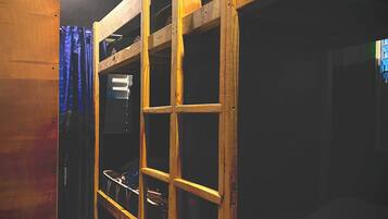 Asrama Umum, 1 kamar tidur, Boleh Merokok, balkon | 6 kamar tidur