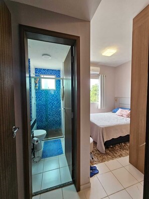Shower, hair dryer, towels, soap - COP30 Apartment - Total Life Condominium (Tenoné Belém)
