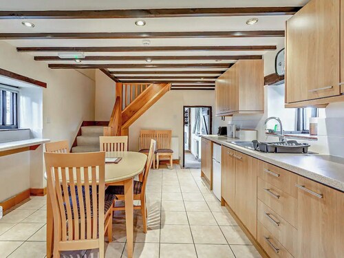 Pond View Cottage - UK48230