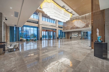 Entrada interior. Changde Licheng Huating Hotel