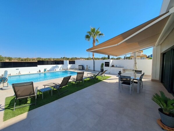 Outdoor pool, a heated pool