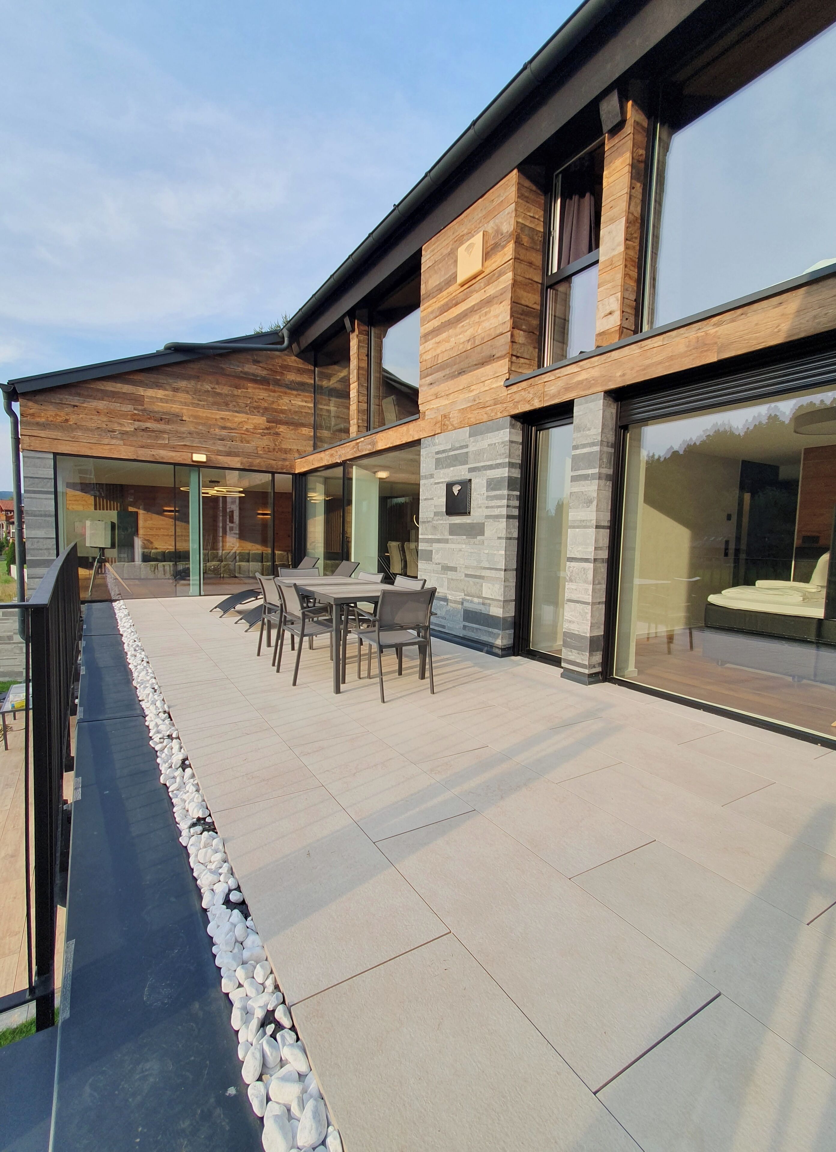 تناول الطعام بالخارج