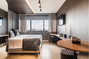 Apartment | Desk, laptop workspace, WiFi (free)