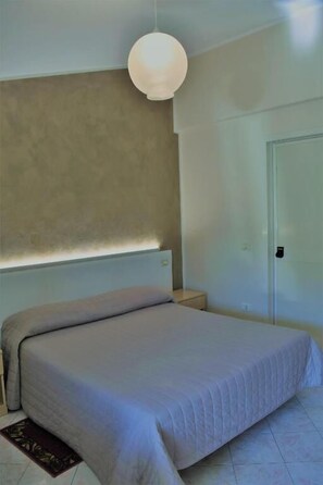 Desk, free WiFi, bed sheets - Camere Santa Chiara (Assisi)