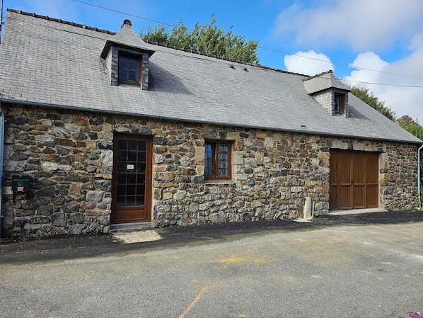 Exterior - Penty in a quiet traditional village (Crozon)