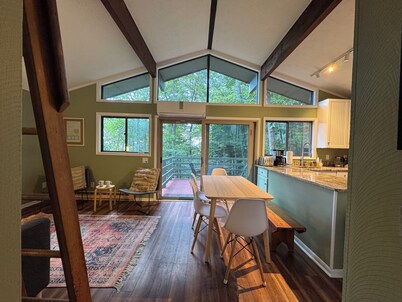 Walk to Wintergreen. Hot Tub. Hiking off Property. Cozy 4 BR home.