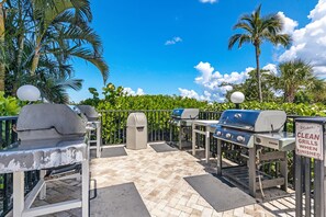Property grounds - Lovers Key Beach Club 108 | Bay View Balcony, Heated Pool + Picnic Area (Fort Myers Beach)