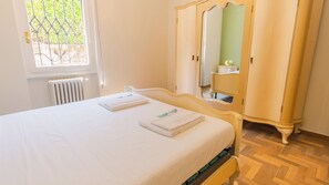 3 habitaciones, tabla de planchar con plancha y wifi gratis 