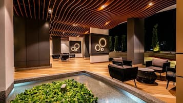 Appart'hĂŽtel, 2 chambres, balcon, vue ville | Bar lounge