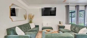 The Heisman House - game room - Sleeps 17