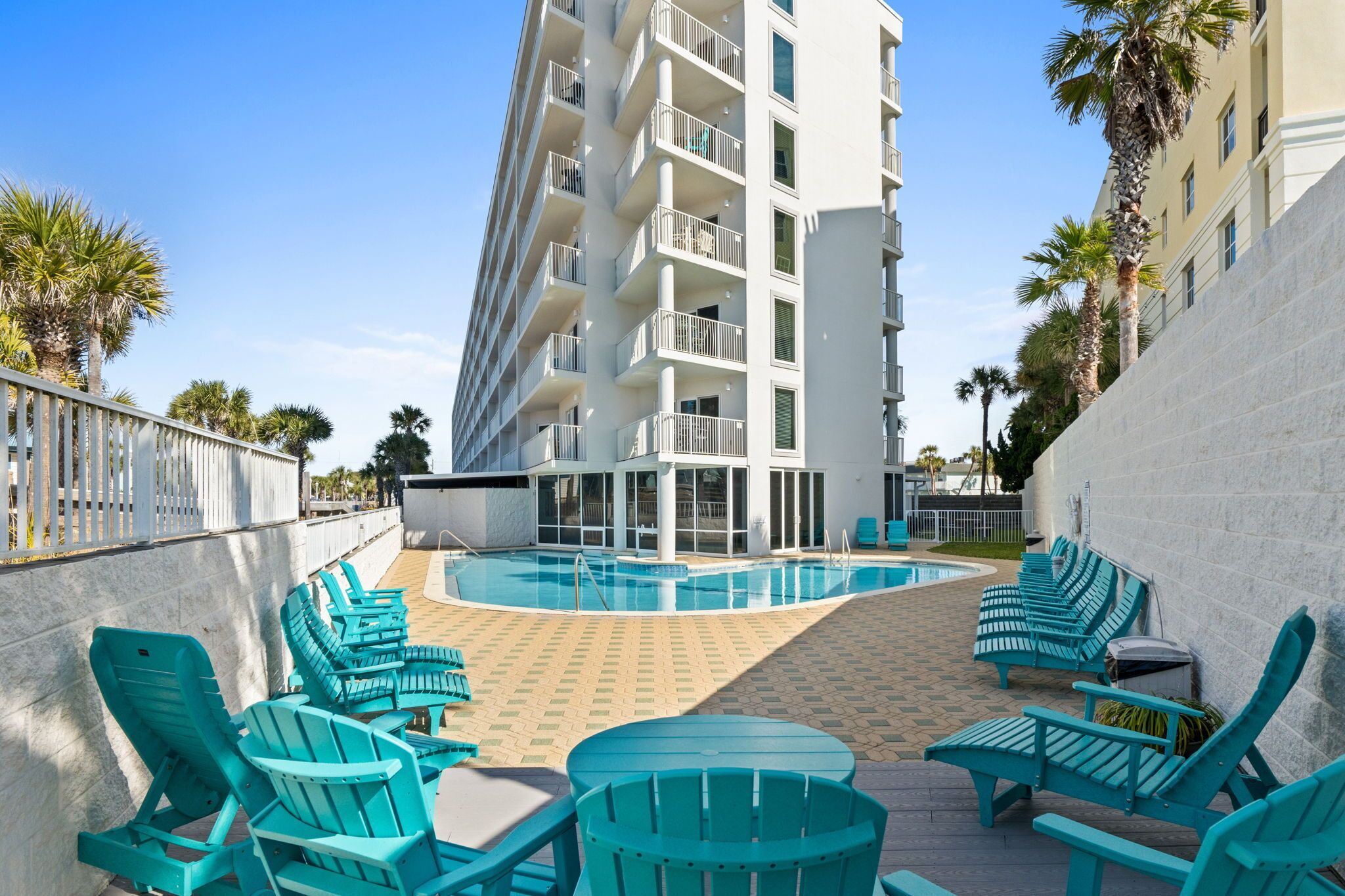 Piscine couverte, piscine extérieure