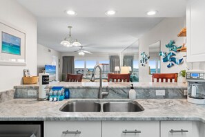 Interior - Family-friendly, Direct Beach Access, Beach Chairs & Umbrella Included, Pool (Fort Walton Beach)