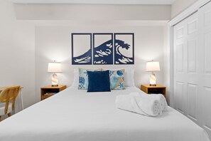 2 bedrooms, iron/ironing board, free WiFi, bed sheets - Family-friendly, Direct Beach Access, Beach Chairs & Umbrella Included, Pool (Fort Walton Beach)