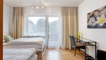 1 bedroom, bed sheets