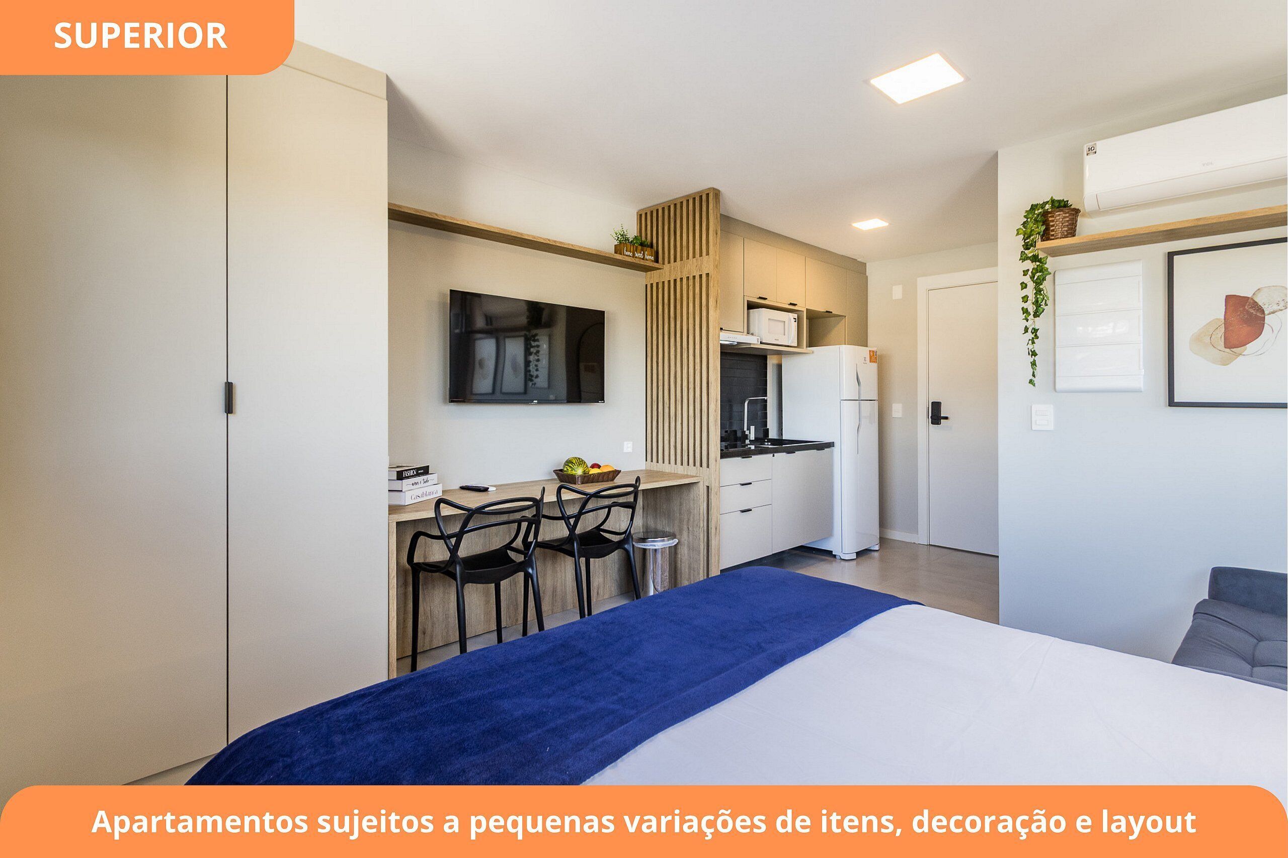 Estudio superior | Escritorio, espacio para trabajar con laptop y wifi gratis 