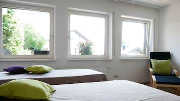 1 bedroom, bed sheets