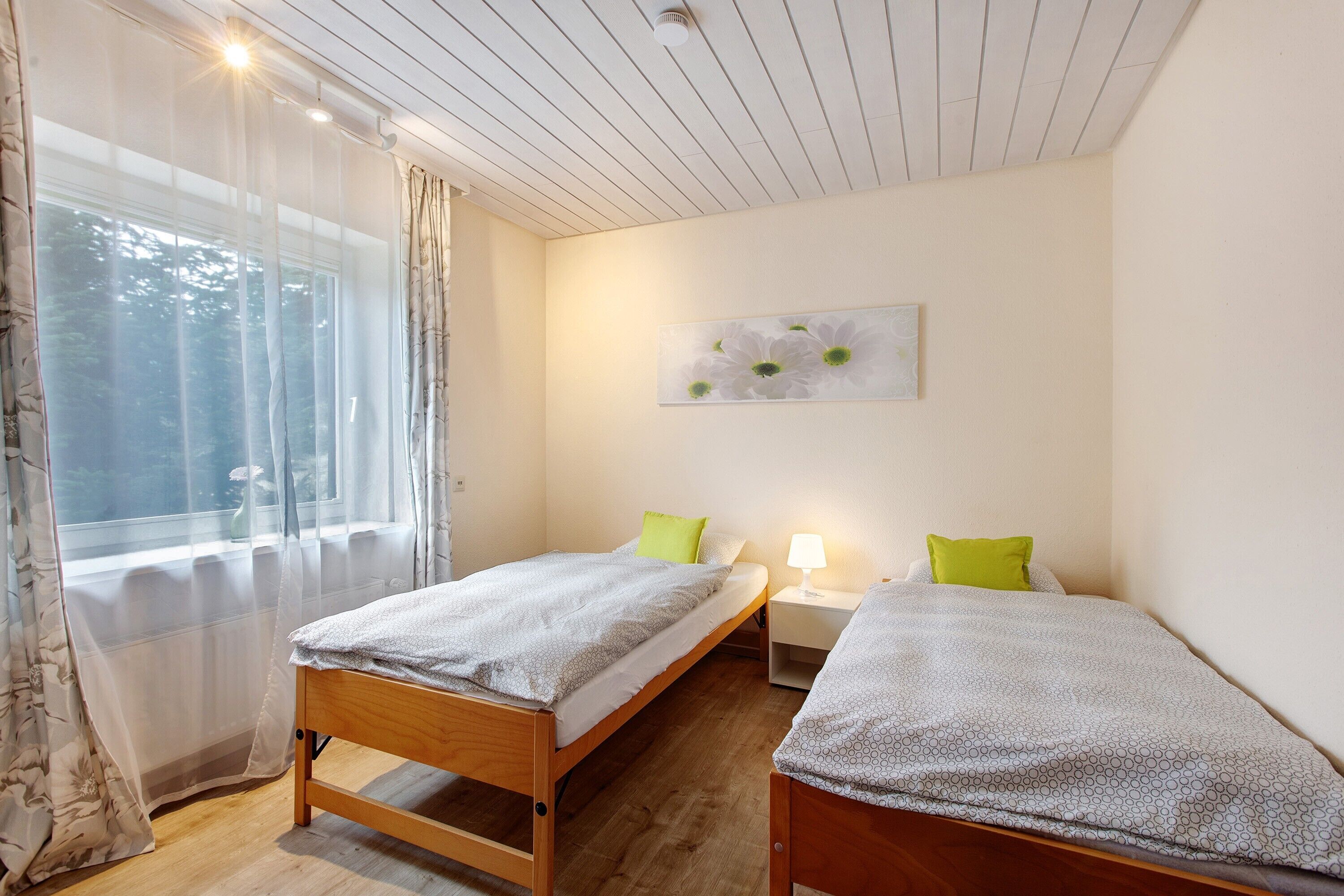 1 bedroom, bed sheets