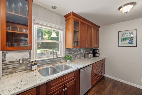 Private kitchen - The 19th Hole Huge Deck 2912 Fairway Dr (Raleigh)