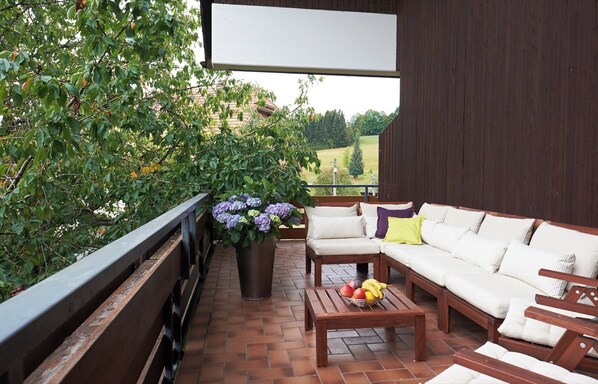 Terrace/patio - Room 'No. 6' with Shared Terrace, Shared Garden and Balcony (Dachsberg)