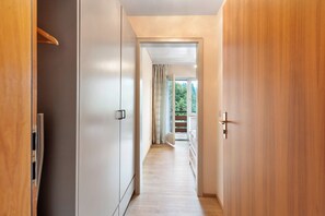 Interior - Room 'No. 6' with Shared Terrace, Shared Garden and Balcony (Dachsberg)