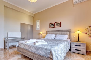 3 chambres, fer et planche à repasser, draps fournis