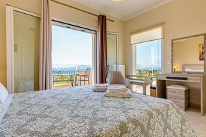 3 bedrooms, iron/ironing board, bed sheets